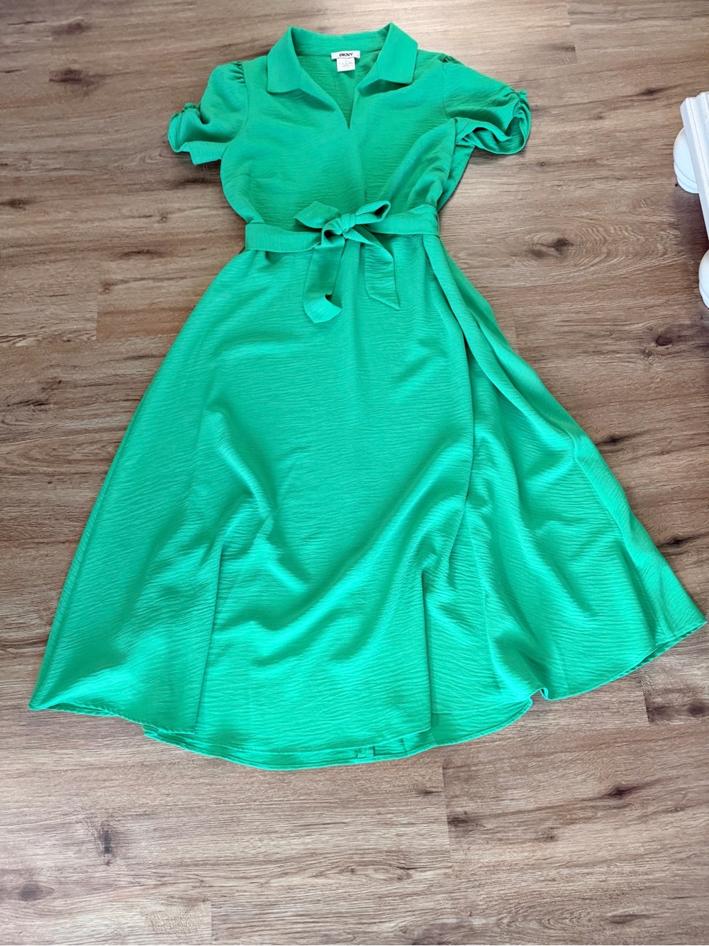 DKNYC Bright Emerald Green Collared Tie-Waist Midi Dress